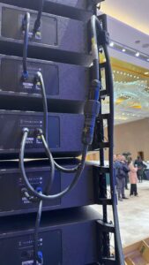 What Type of Cable Is Best for Speakers? DO.7 Speaker cable on line array