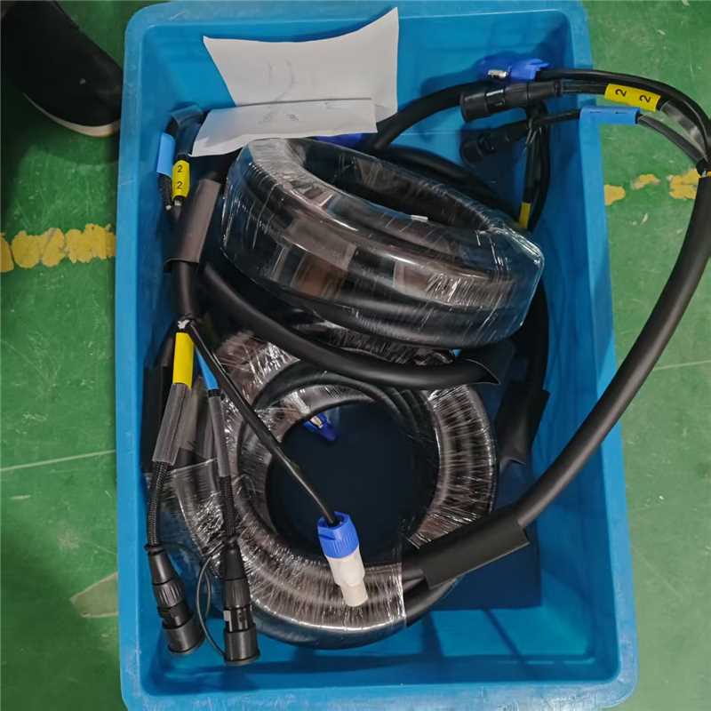 2x Ethercon + Powercon Cable Stock