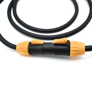 daisy-chained true1 cable