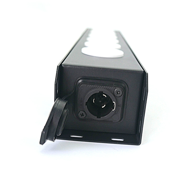 Truecon male chassis on Truecon to Au 6 way Power Distro Box