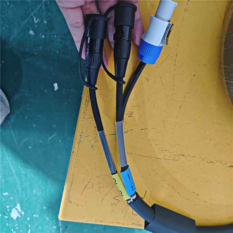 oem label on combo cable for lighting